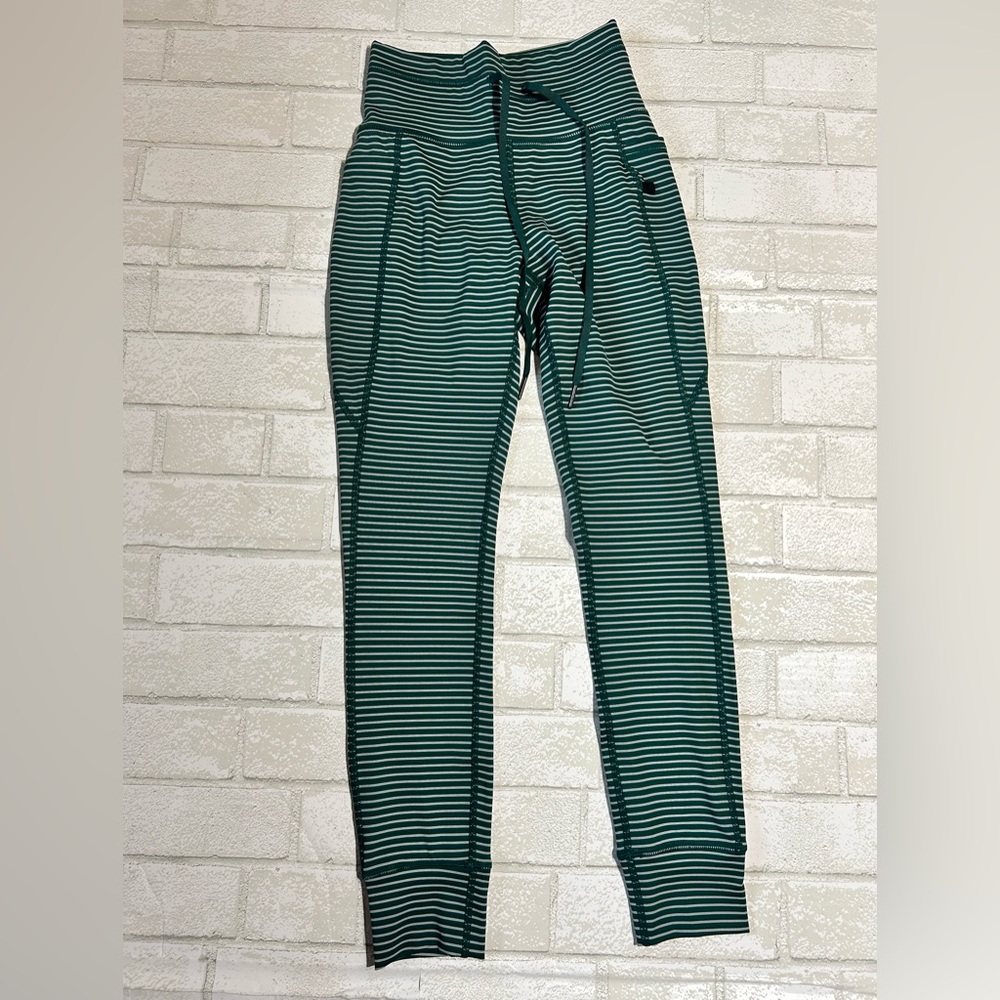 HALARA Woman’s Green and White Striped Joggers